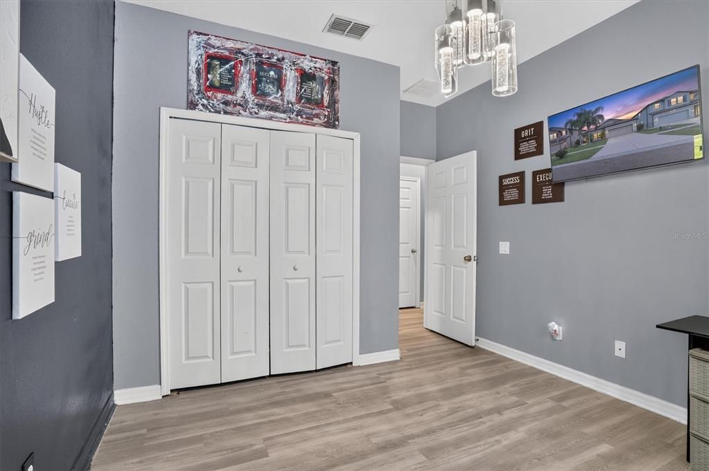 En Venta: $364,990 (3 camas, 2 baños, 2076 Pies cuadrados)