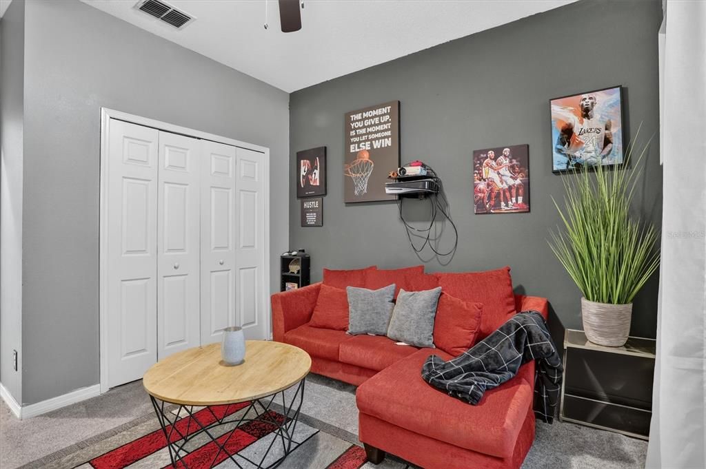 En Venta: $364,990 (3 camas, 2 baños, 2076 Pies cuadrados)