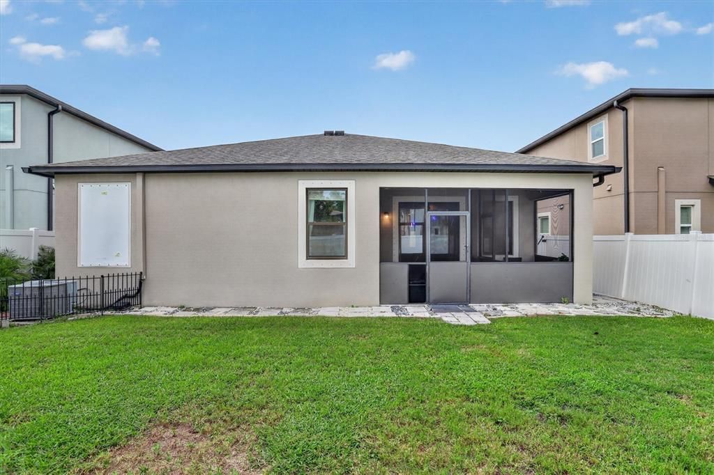 En Venta: $364,990 (3 camas, 2 baños, 2076 Pies cuadrados)