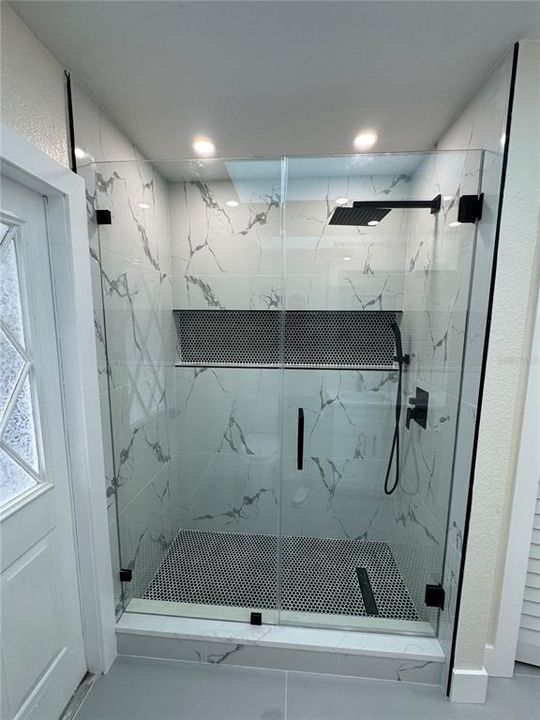 合同活跃: $479,900 (3 贝兹, 2 浴室, 2415 平方英尺)