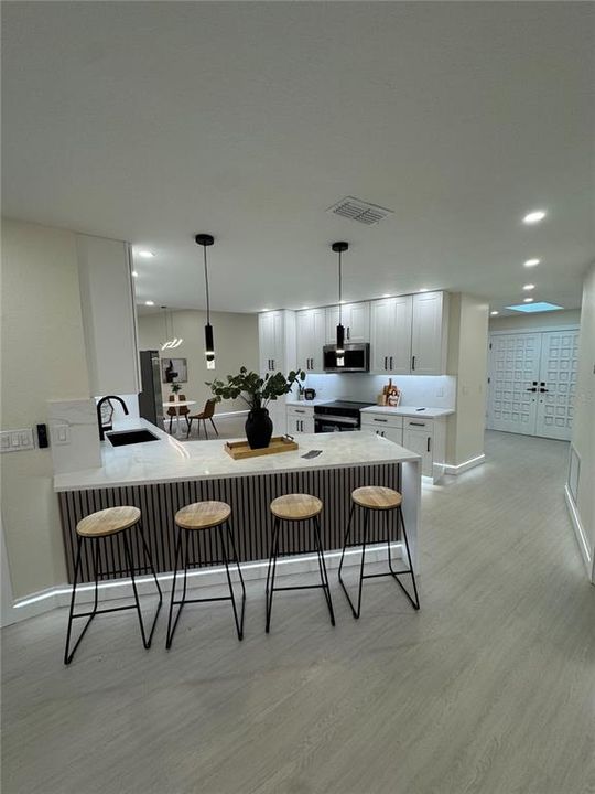 合同活跃: $479,900 (3 贝兹, 2 浴室, 2415 平方英尺)