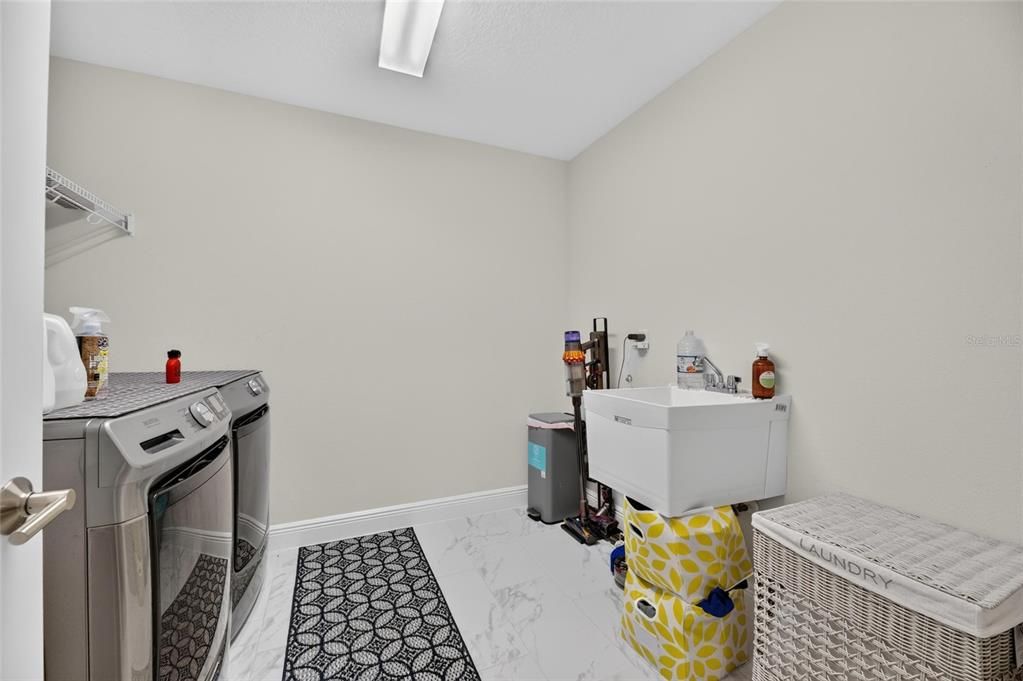 En Venta: $720,000 (5 camas, 4 baños, 3597 Pies cuadrados)