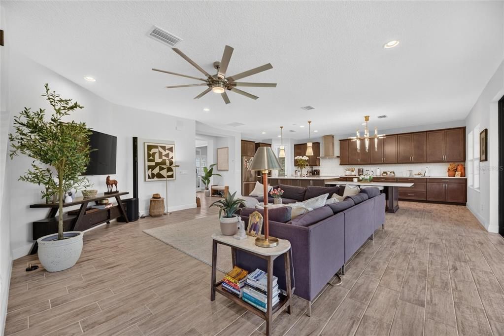 En Venta: $720,000 (5 camas, 4 baños, 3597 Pies cuadrados)