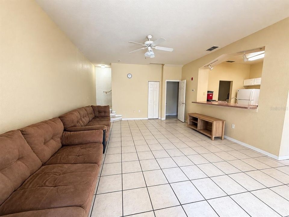 For Sale: $275,000 (3 beds, 3 baths, 2075 Square Feet)