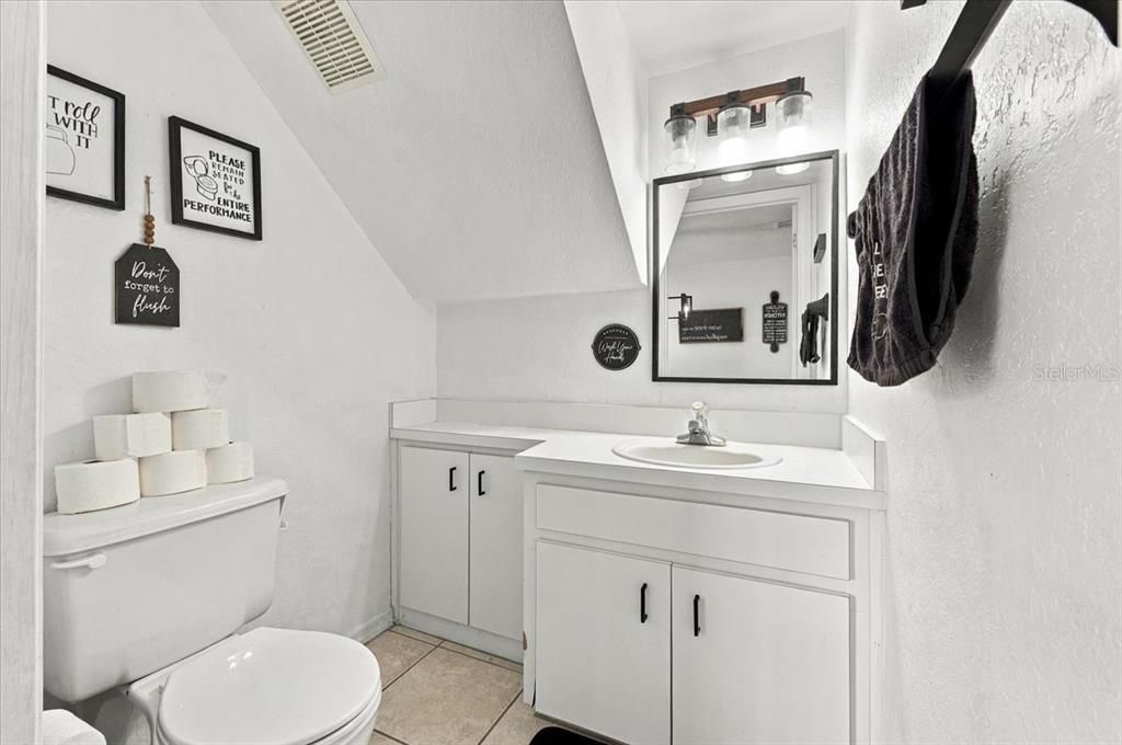 На продажу: $329,000 (3 спален, 2 ванн, 1260 Квадратных фут)