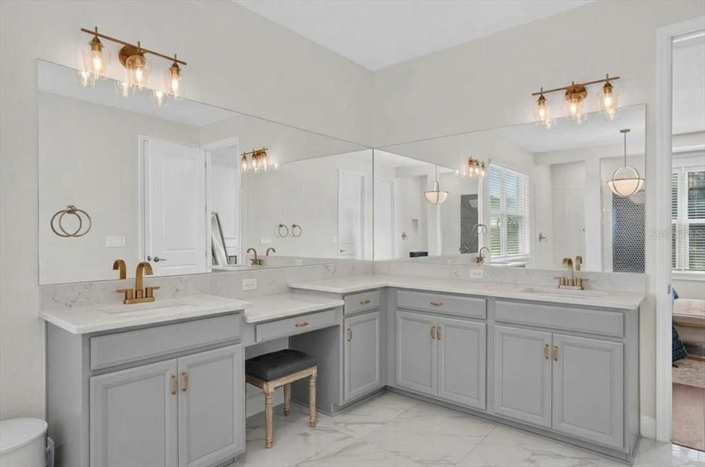 For Sale: $1,149,000 (5 beds, 4 baths, 3519 Square Feet)