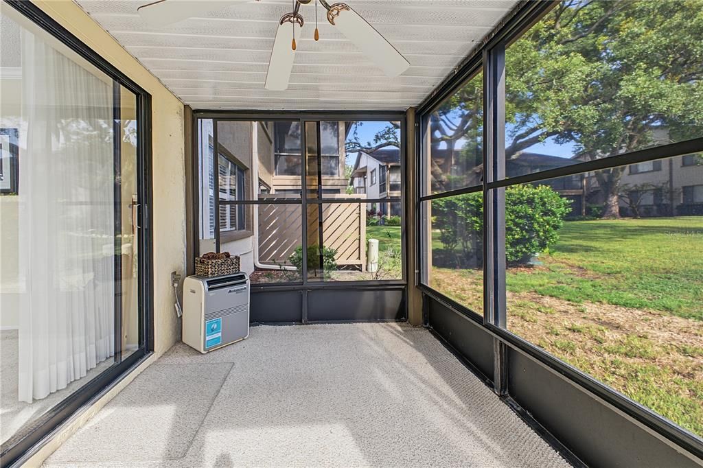 For Sale: $137,400 (2 beds, 2 baths, 1144 Square Feet)