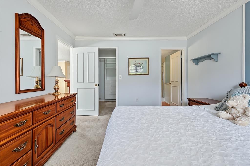 For Sale: $137,400 (2 beds, 2 baths, 1144 Square Feet)