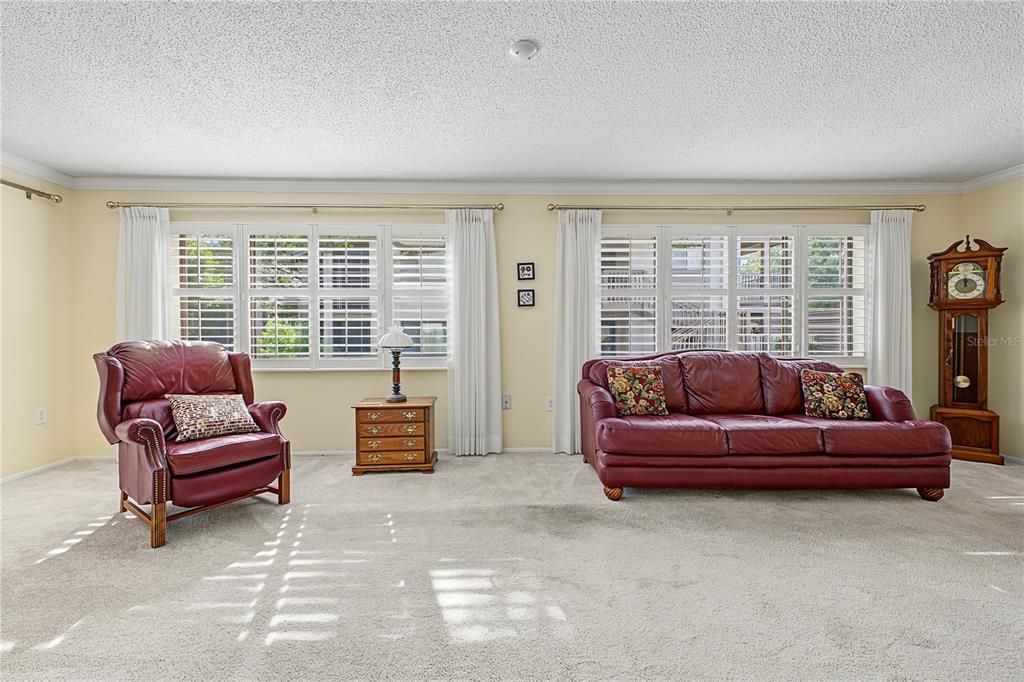 For Sale: $137,400 (2 beds, 2 baths, 1144 Square Feet)