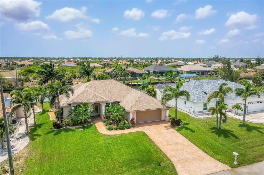 En Venta: $779,900 (3 camas, 2 baños, 2492 Pies cuadrados)