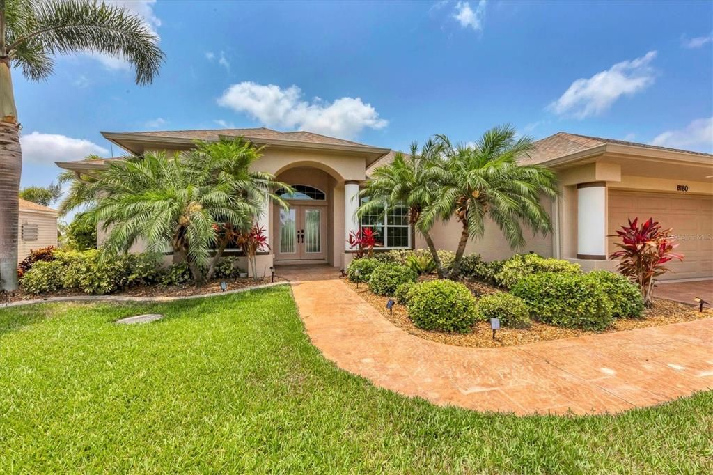 En Venta: $779,900 (3 camas, 2 baños, 2492 Pies cuadrados)