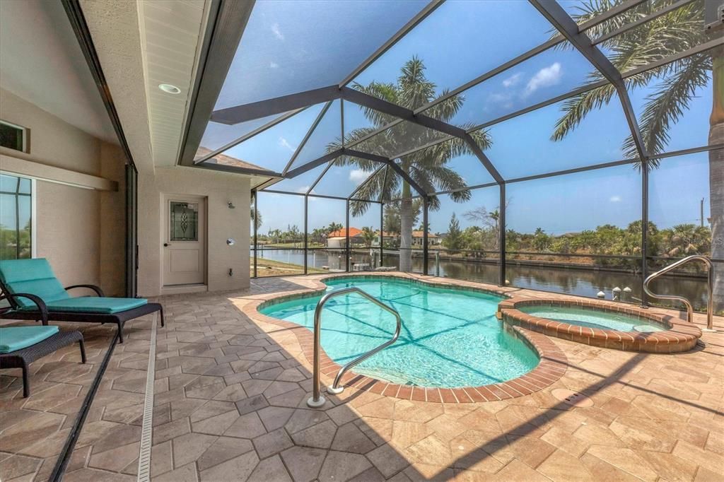 En Venta: $779,900 (3 camas, 2 baños, 2492 Pies cuadrados)