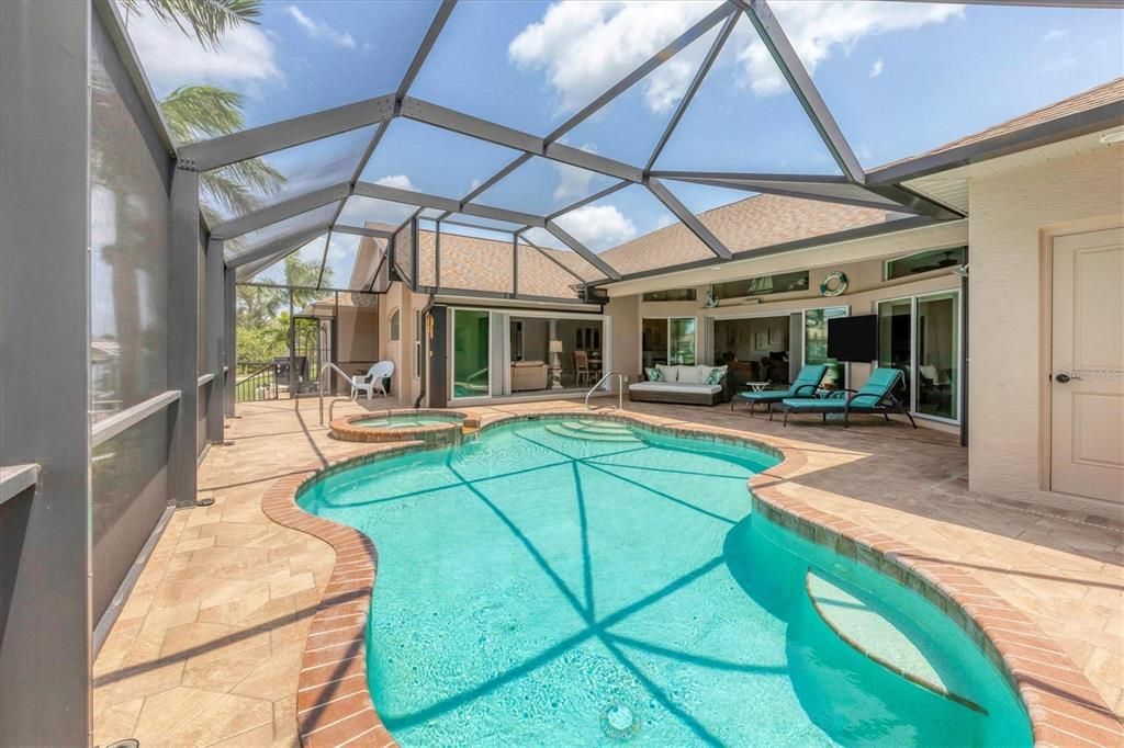 En Venta: $779,900 (3 camas, 2 baños, 2492 Pies cuadrados)