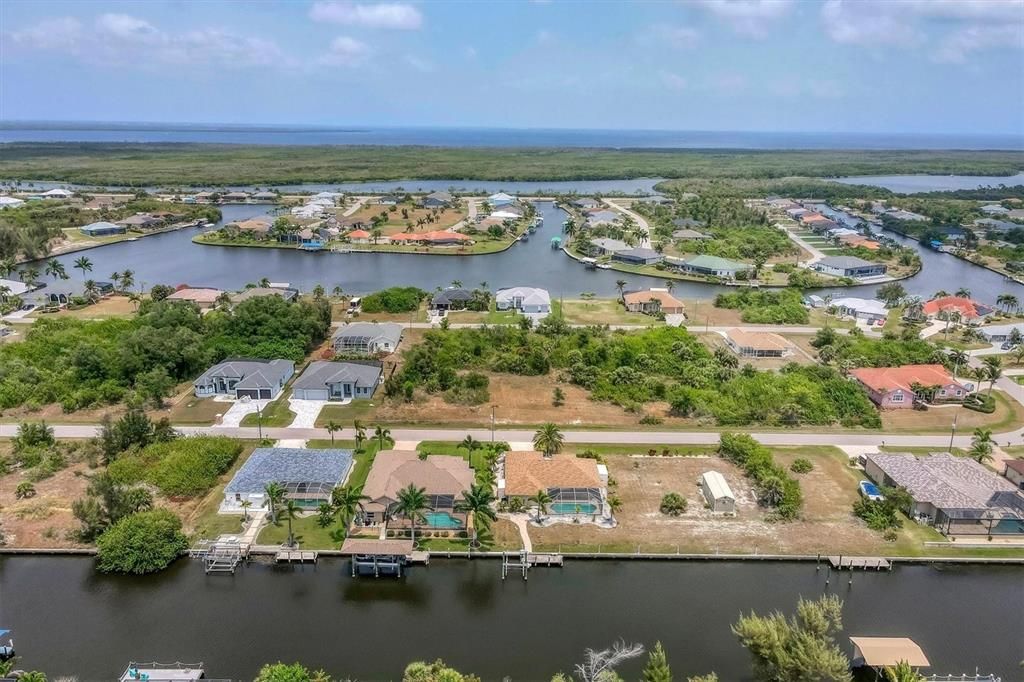 En Venta: $779,900 (3 camas, 2 baños, 2492 Pies cuadrados)