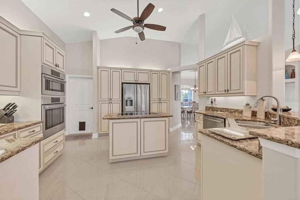 En Venta: $779,900 (3 camas, 2 baños, 2492 Pies cuadrados)