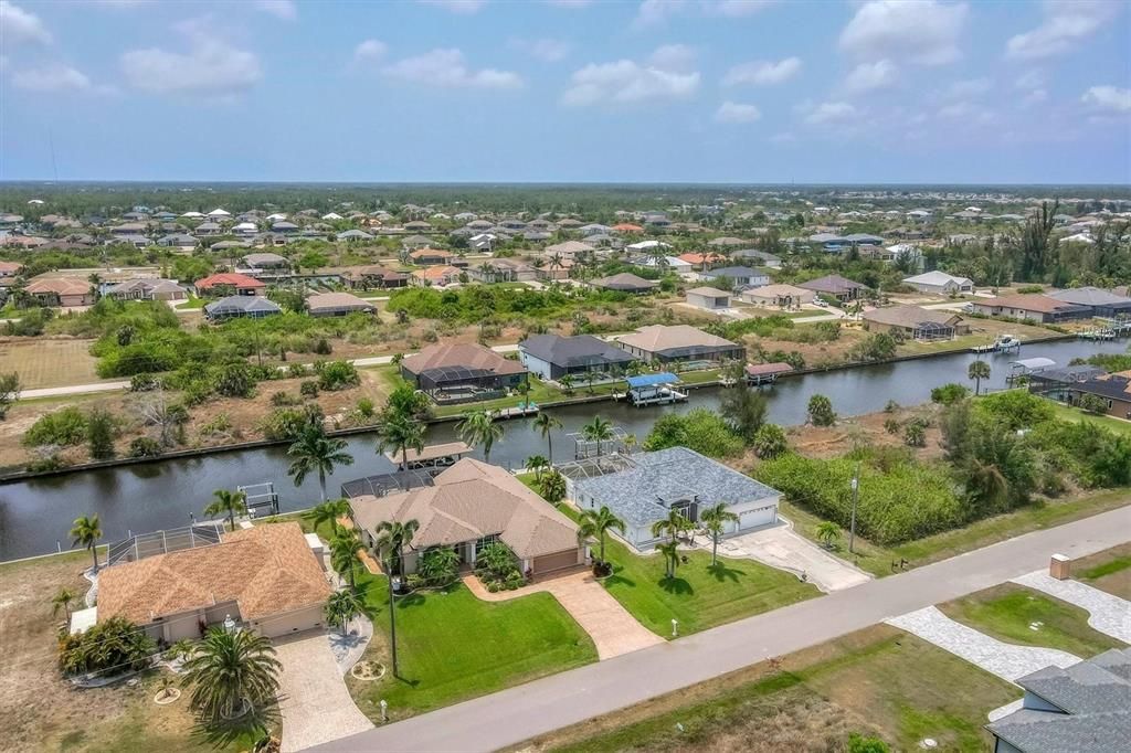 En Venta: $779,900 (3 camas, 2 baños, 2492 Pies cuadrados)