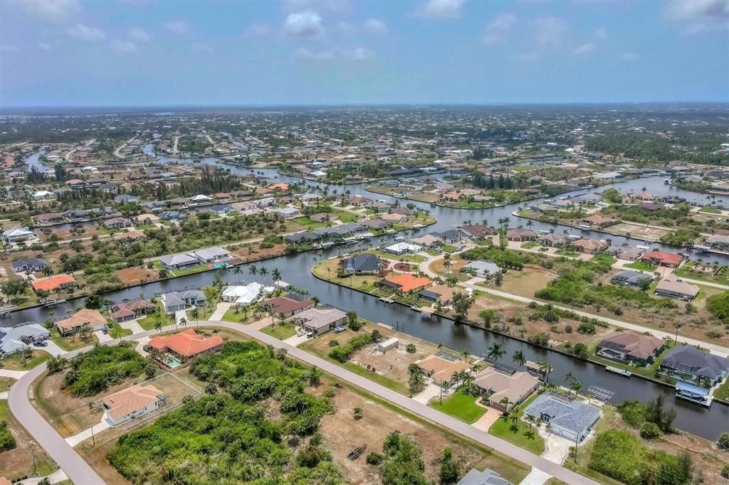 En Venta: $779,900 (3 camas, 2 baños, 2492 Pies cuadrados)