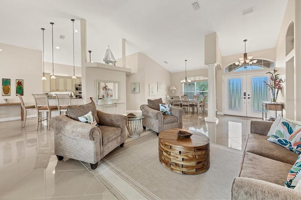 En Venta: $779,900 (3 camas, 2 baños, 2492 Pies cuadrados)