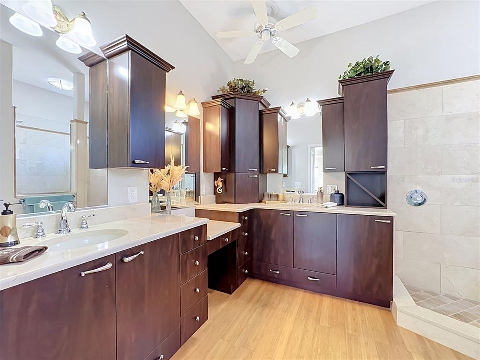 For Sale: $1,099,000 (3 beds, 2 baths, 2883 Square Feet)