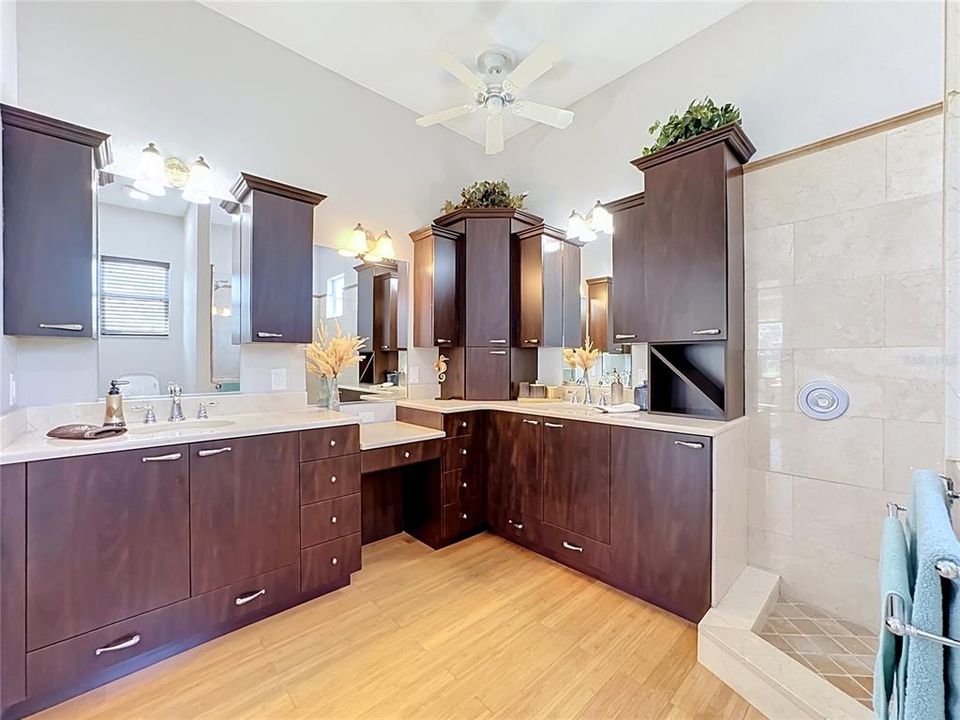 For Sale: $1,099,000 (3 beds, 2 baths, 2883 Square Feet)