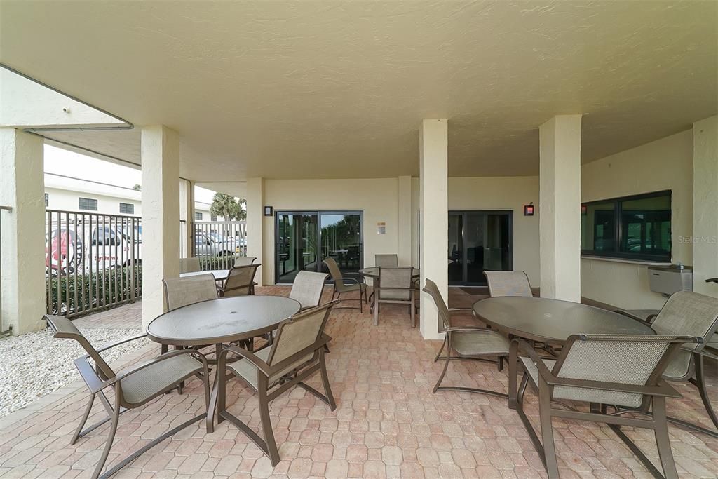 For Sale: $1,900,000 (3 beds, 3 baths, 1982 Square Feet)