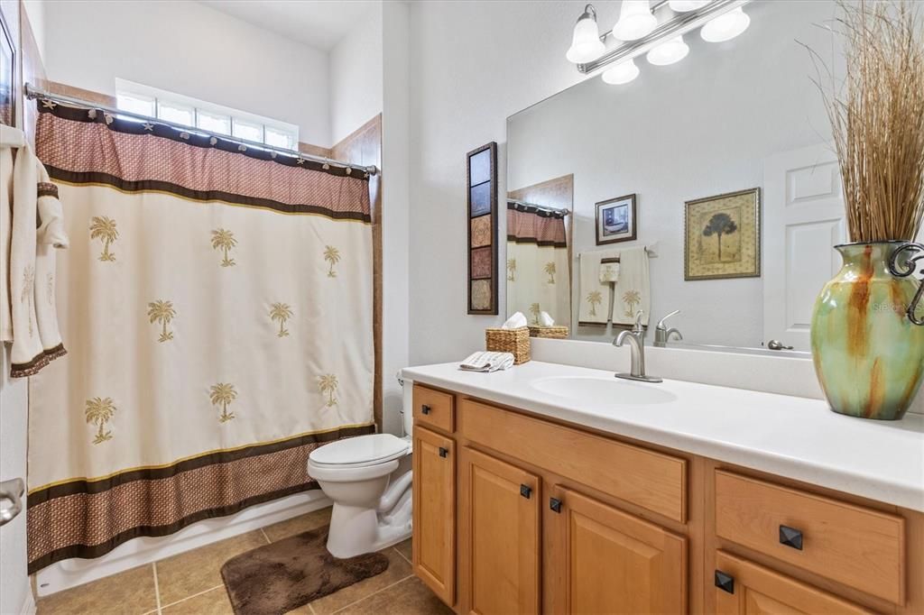 На продажу: $345,000 (3 спален, 2 ванн, 1878 Квадратных фут)