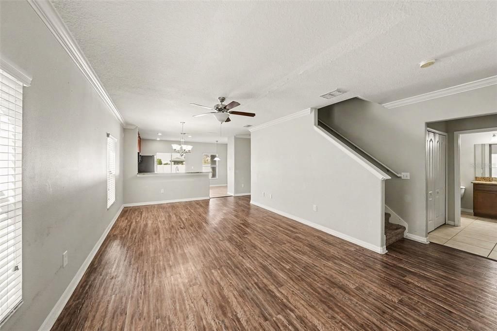 En Venta: $320,000 (5 camas, 2 baños, 2180 Pies cuadrados)