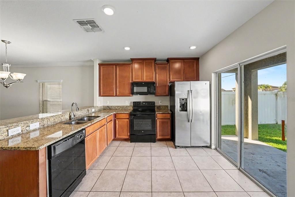En Venta: $320,000 (5 camas, 2 baños, 2180 Pies cuadrados)