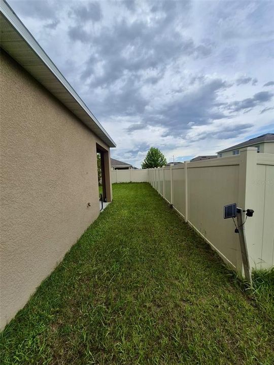 For Sale: $329,999 (4 beds, 2 baths, 1867 Square Feet)