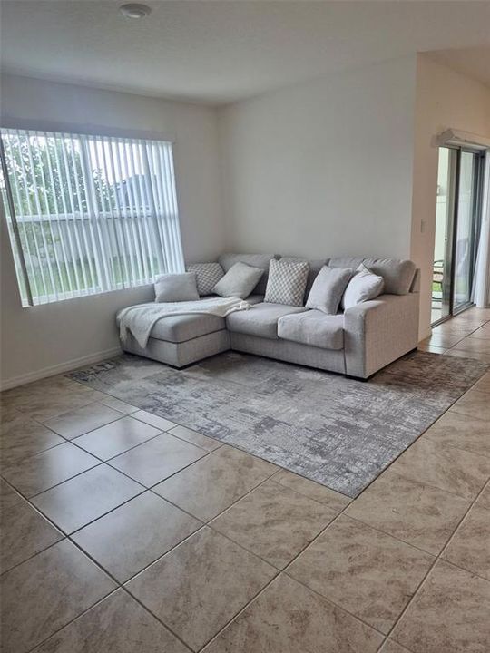 For Sale: $329,999 (4 beds, 2 baths, 1867 Square Feet)