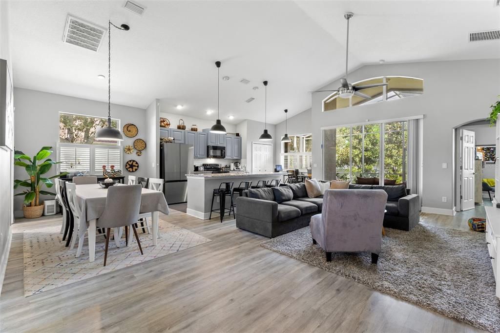 En Venta: $549,000 (4 camas, 2 baños, 1722 Pies cuadrados)