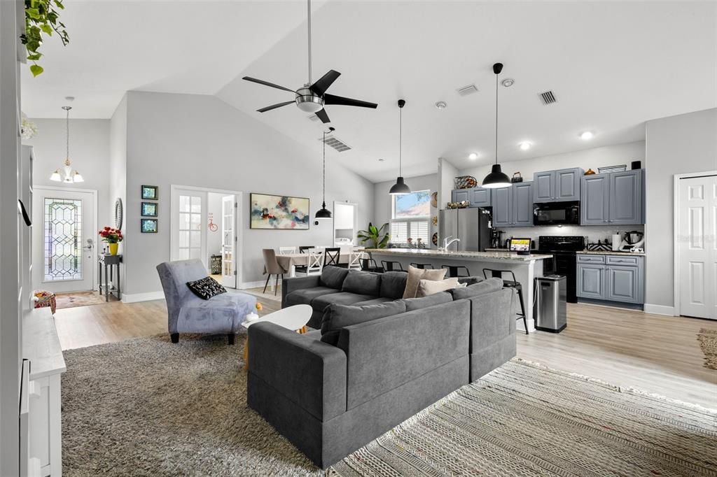 En Venta: $549,000 (4 camas, 2 baños, 1722 Pies cuadrados)