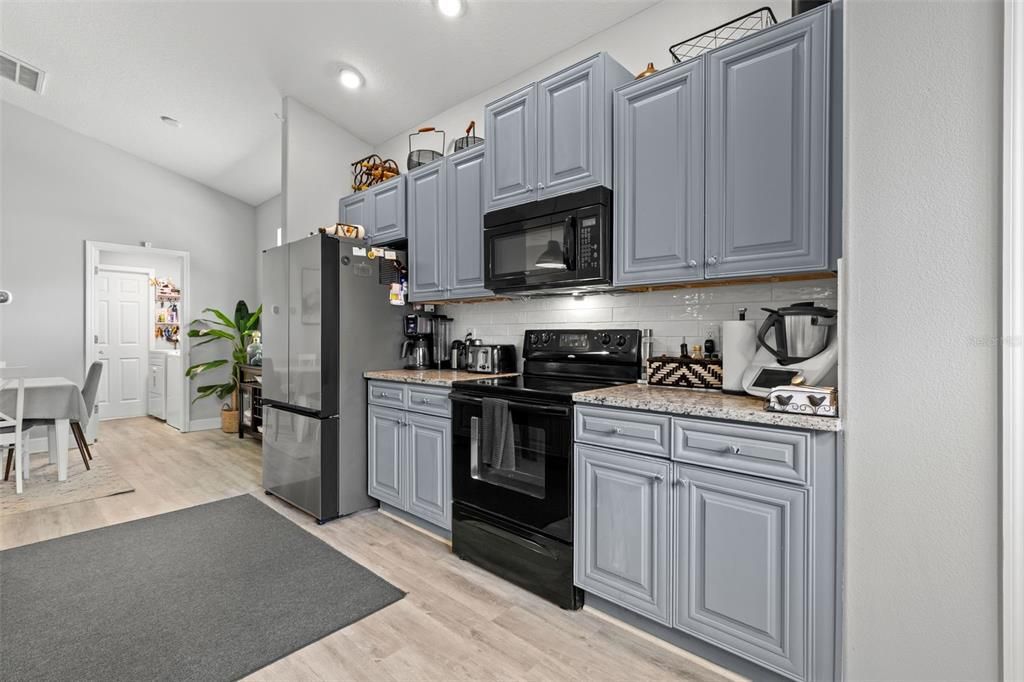 En Venta: $549,000 (4 camas, 2 baños, 1722 Pies cuadrados)