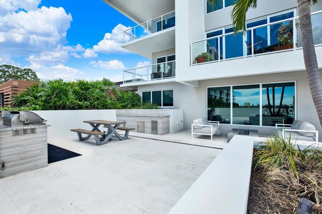 En Venta: $1,090,000 (3 camas, 2 baños, 1960 Pies cuadrados)