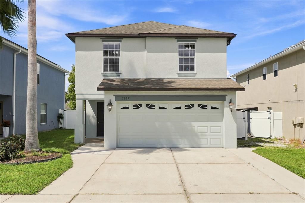 На продажу: $374,900 (4 спален, 2 ванн, 2055 Квадратных фут)