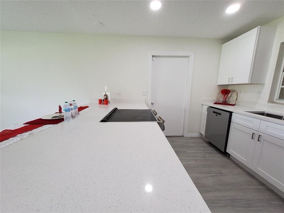 На продажу: $265,000 (3 спален, 2 ванн, 2002 Квадратных фут)