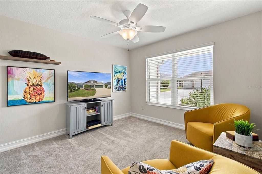 Activo con contrato: $449,900 (4 camas, 2 baños, 2014 Pies cuadrados)