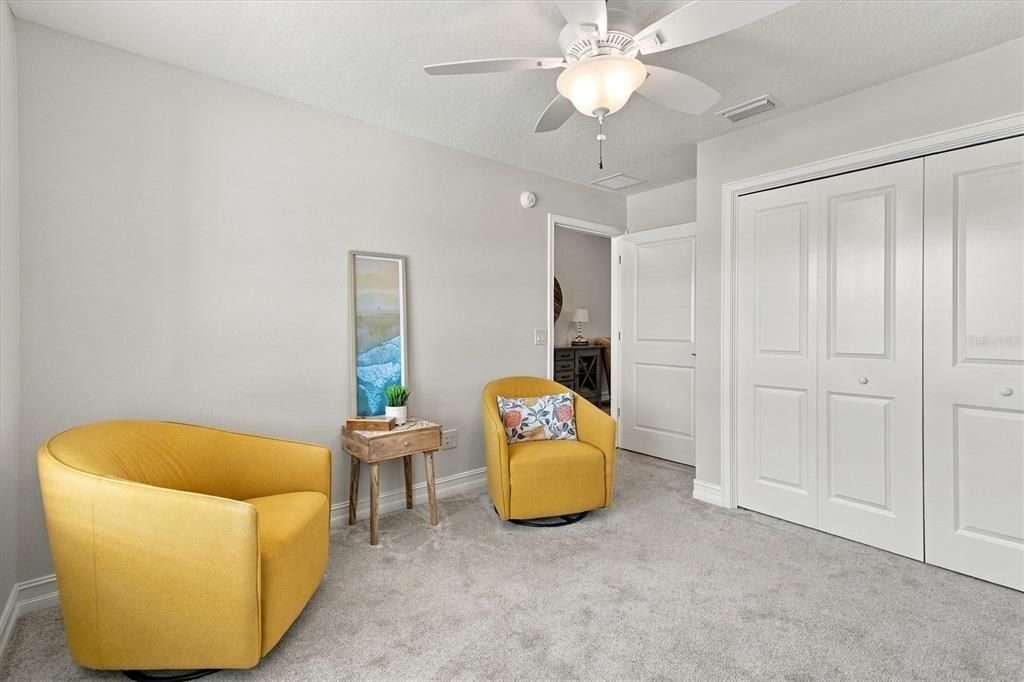Activo con contrato: $449,900 (4 camas, 2 baños, 2014 Pies cuadrados)