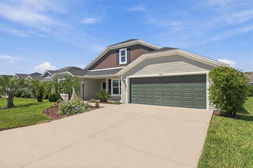 Activo con contrato: $449,900 (4 camas, 2 baños, 2014 Pies cuadrados)