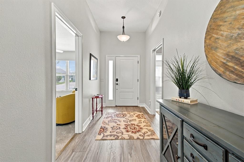 Activo con contrato: $449,900 (4 camas, 2 baños, 2014 Pies cuadrados)