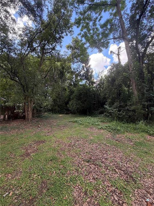 На продажу: $55,900 (0.16 acres)