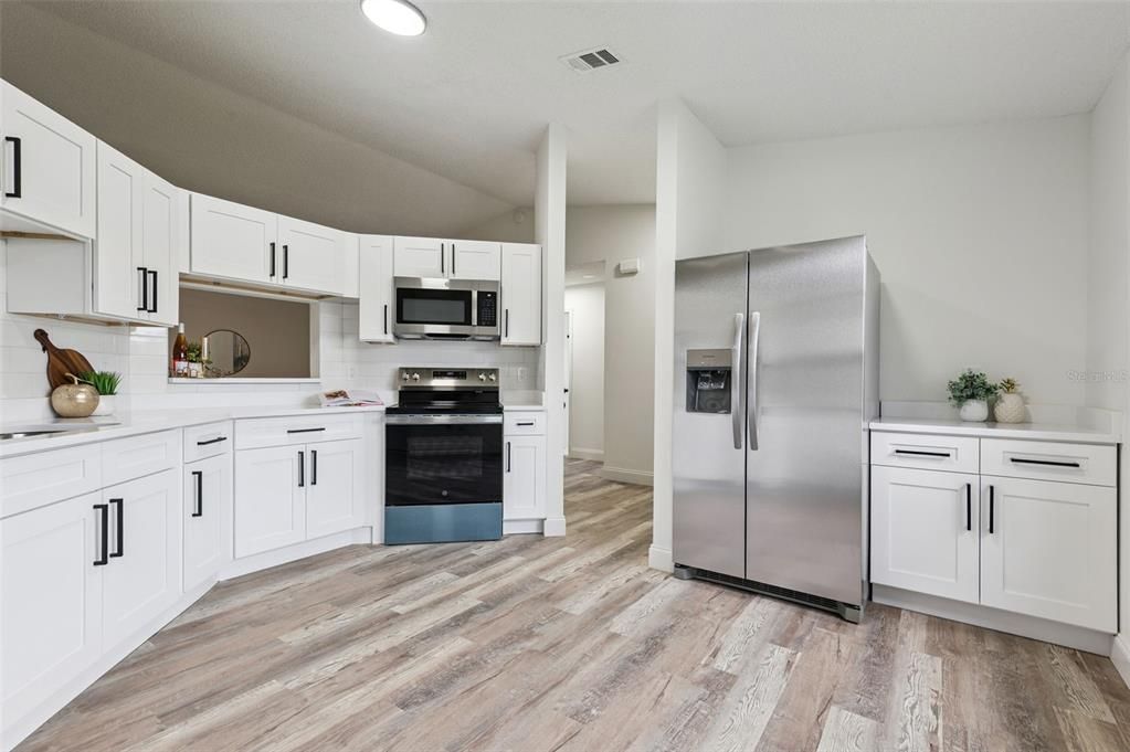 For Sale: $310,000 (3 beds, 2 baths, 1584 Square Feet)
