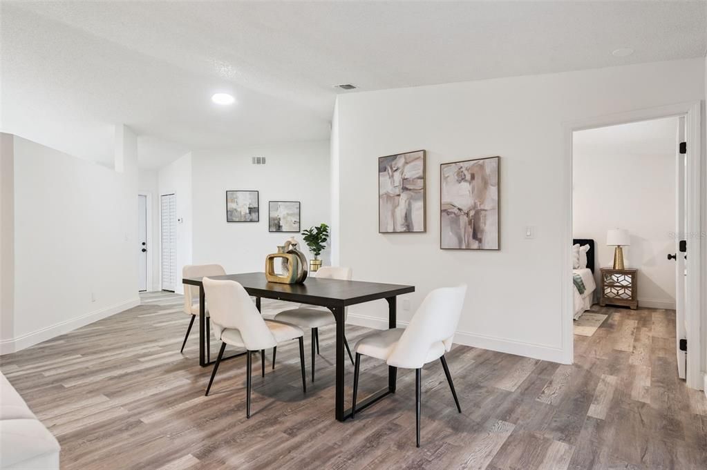 For Sale: $310,000 (3 beds, 2 baths, 1584 Square Feet)