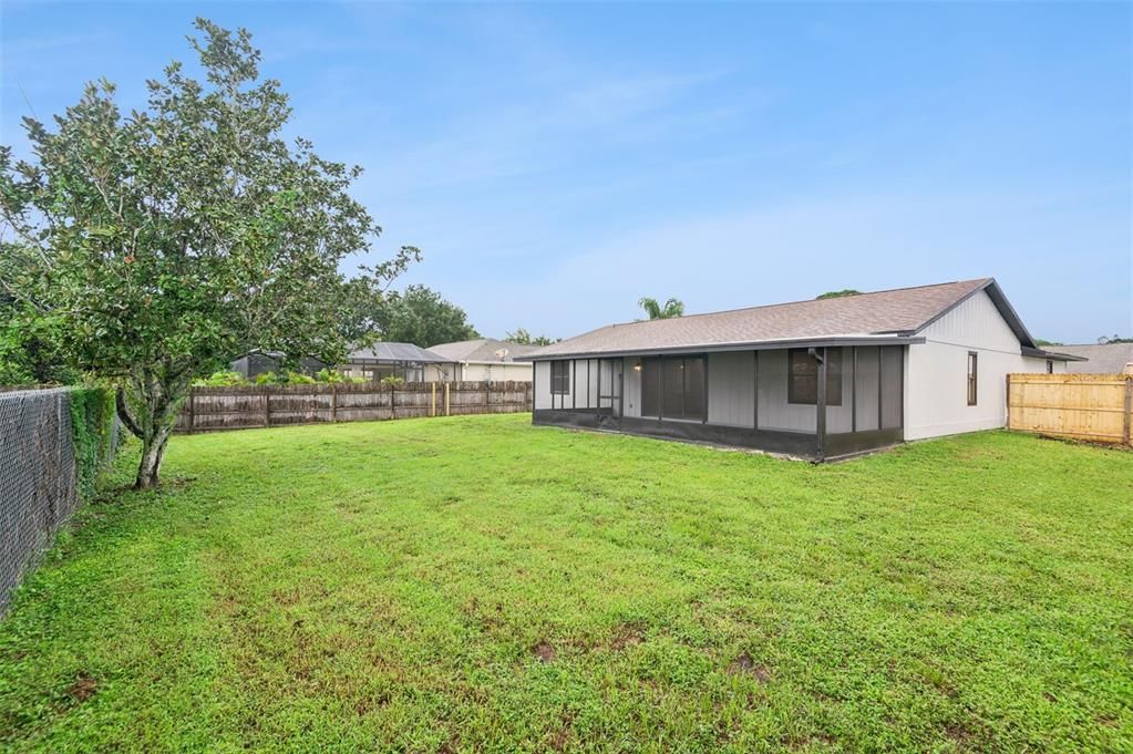 For Sale: $310,000 (3 beds, 2 baths, 1584 Square Feet)