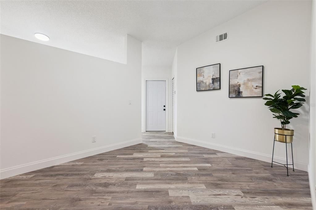For Sale: $310,000 (3 beds, 2 baths, 1584 Square Feet)
