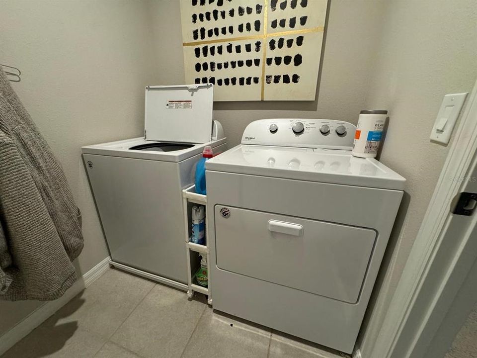 For Sale: $340,000 (3 beds, 2 baths, 1557 Square Feet)