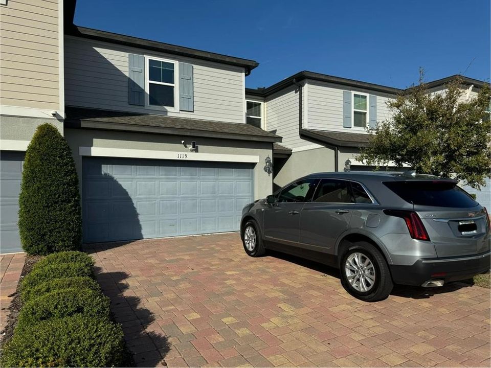 For Sale: $340,000 (3 beds, 2 baths, 1557 Square Feet)