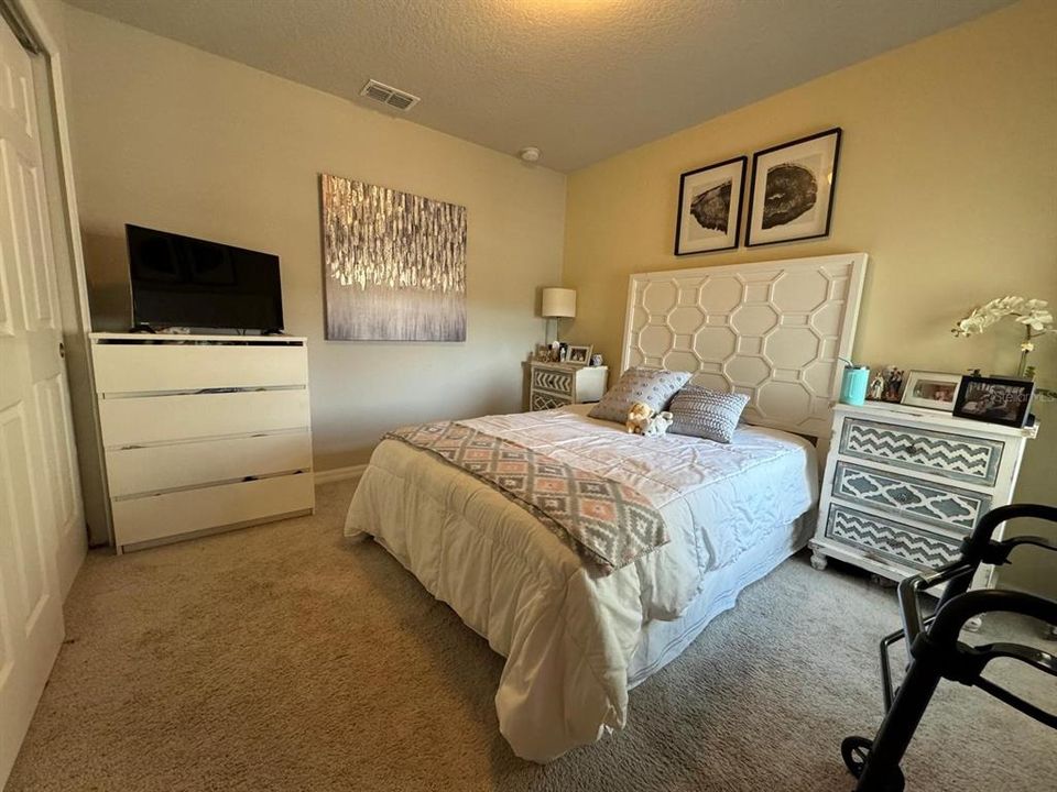 For Sale: $340,000 (3 beds, 2 baths, 1557 Square Feet)