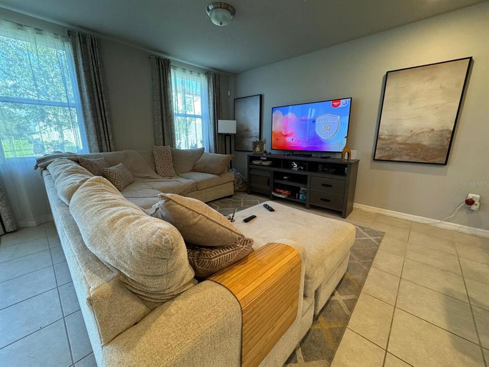 For Sale: $340,000 (3 beds, 2 baths, 1557 Square Feet)