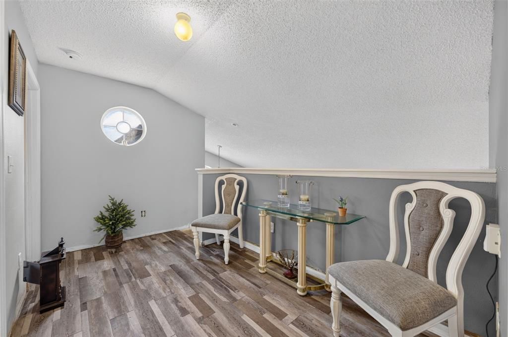 En Venta: $549,900 (5 camas, 2 baños, 2423 Pies cuadrados)